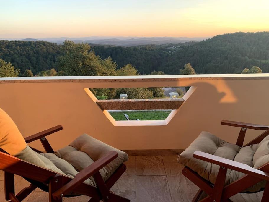 Zerko Holiday Home - Vineyard Chalet With Sauna And Jacuzzi Free Mirna Extérieur photo