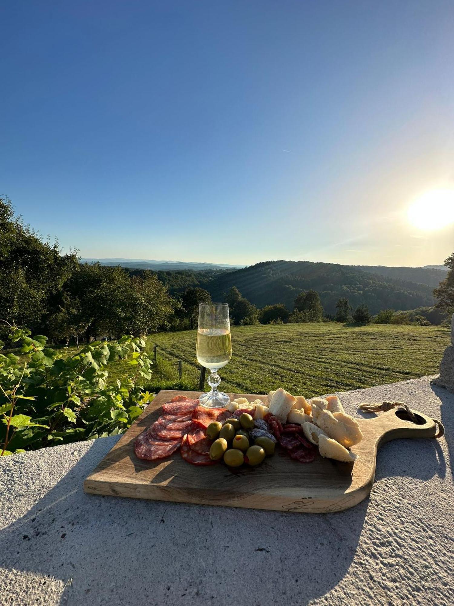 Zerko Holiday Home - Vineyard Chalet With Sauna And Jacuzzi Free Mirna Extérieur photo