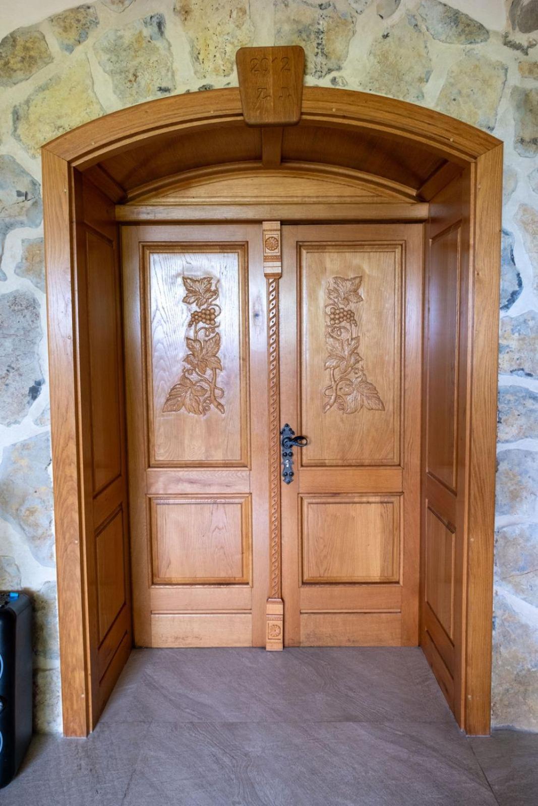 Zerko Holiday Home - Vineyard Chalet With Sauna And Jacuzzi Free Mirna Extérieur photo